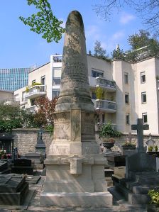 The monument to Dumont D'Urville in the Montparnasse cemetery.