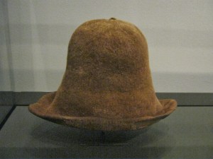 It's not clear whether this hat, the crown shaped by decreasing, was originally brown.