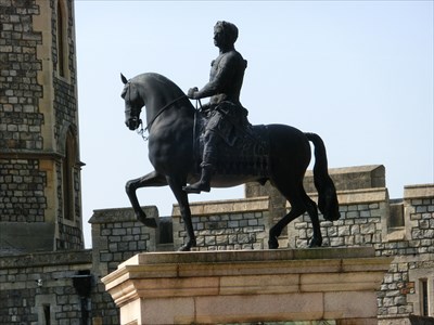 Gibbons' equestrian statue in the Upper Ward at Windsor Castle.
