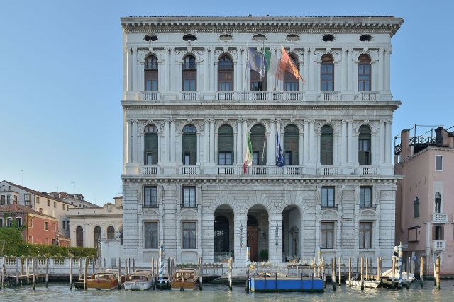 Two of the many Cornaro palazzi in Venice: Ca' Corner della Ca' Granda (above), and Ca' Corner della Regina (below).