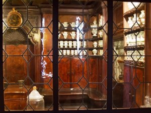 Looking through the window of the farmacia: it was named for two enormous jars decorated with the eagle of St Mark 