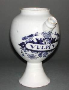 A Delft jar for the foxes' lung medicine.
