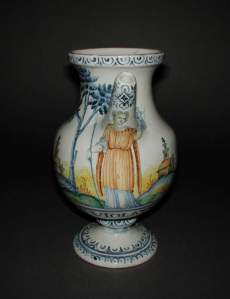 A spouted jar from the Abruzzi, containing honey flavoured with violets. (Credit: the Fitzwilliam Museum, Cambridge)